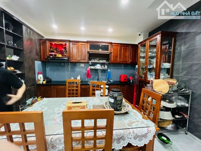 BÁN NHÀ MẶT TIỀN KINH DOANH TRẦN NHẬT DUẬT NGAY BUÔN Ạ CÔ THÔN - 5