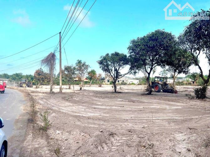 Thị trấn Phước Hải Diện tích 713m2- ngang 11m- nở hậu 11,5m Phủ hồng toàn bộ, giá chỉ 2tyx - 5