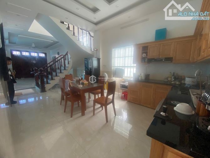 BÁN BIỆT THỰ MINI 2 TẦNG PHƯỜNG 10, 178M2 - GIÁ 8.2 TỶ CÓ TL - 5