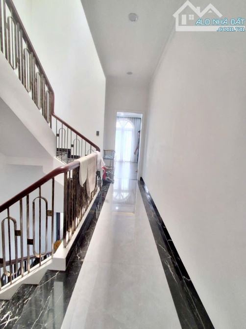 NHÀ PHỐ HIỆN ĐẠI 4 TẦNG ĐẸP MÊ LY - NỘI THẤT CAO CẤP - KHU VIP P.CÁT LÁI THỦ ĐỨC - 80M2 - 5