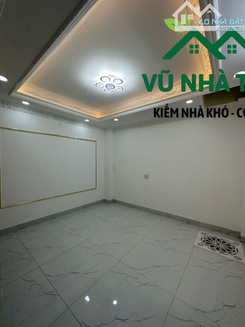 Siêu Phẩm 5 Tầng Bình Tân - Hẻm Xe Hơi Thông - Sát Mặt Tiền Đường - DT 50m2  - Nhỉnh 5 Tỷ - 5