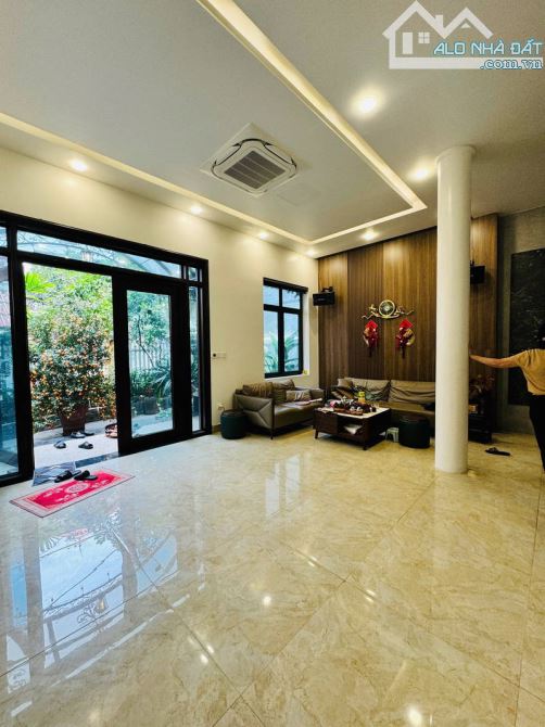 Ngọc Thụy, biệt thự sân vườn 200m2, ô tô - 5