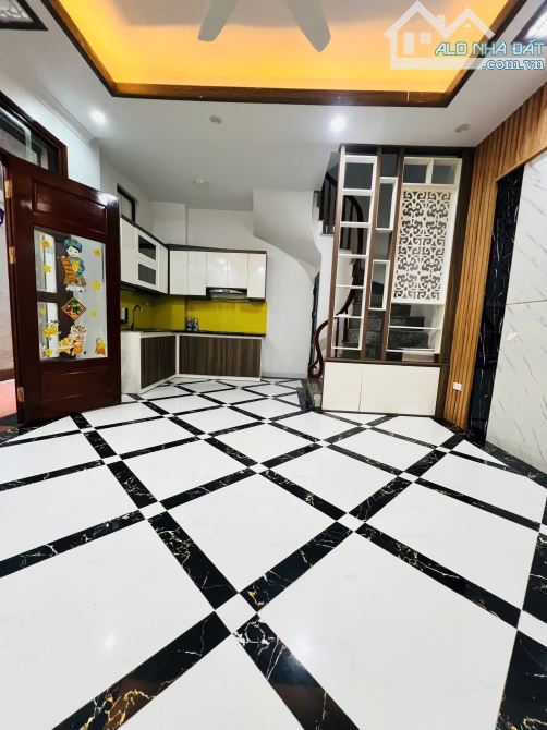 BÁN NHÀ LẠC LONG QUÂN- TÂY HỒ- SÁT PHỐ- F. NỘI THẤT- NHÀ ĐẸP Ở NGAY 30M x 5T - GIÁ 7,45 TỶ - 5