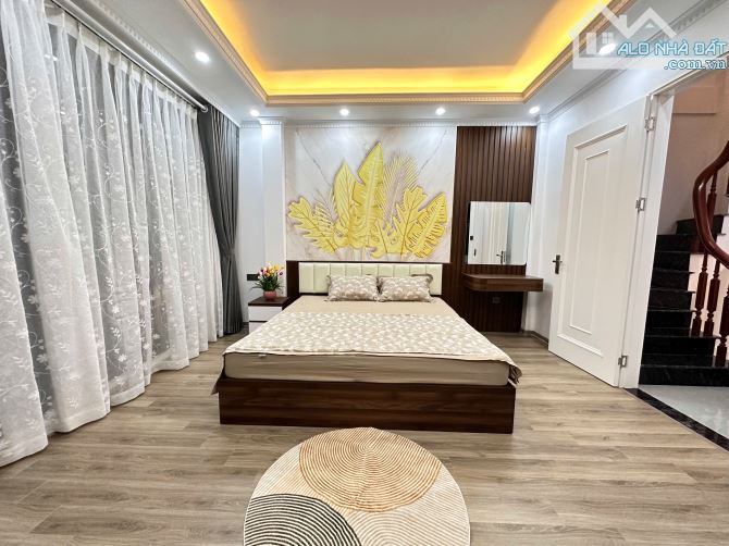 Bán nhà Trung Kính, trung tâm Cầu Giấy, nhà đẹp, ngõ to: 35m2, 5 tầng, mặt tiền 4.5m, 8 tỷ - 5