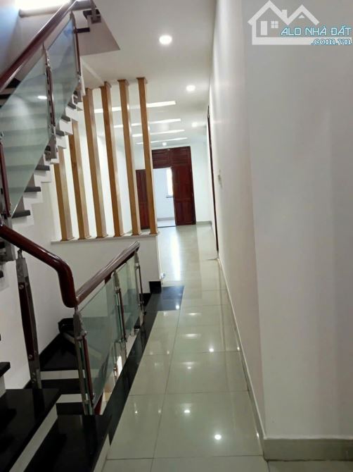 BÁN BIỆT THỰ MẶT TIỀN SÔNG PHƯỚC LỘC NHÀ BÈ. GẦN ĐẠI PHÚC - PHẠM HÙNG NỐI DÀI - 9 TỶ - 5