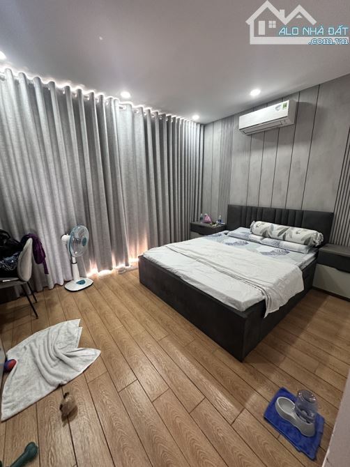 HXH HÀ HUY GIÁP - NGAY CHÂN CẦU VƯỢT - 67M2 - 4 TẦNG - FULL NỘI THẤT - GIÁ 6,4 TỶ - 5