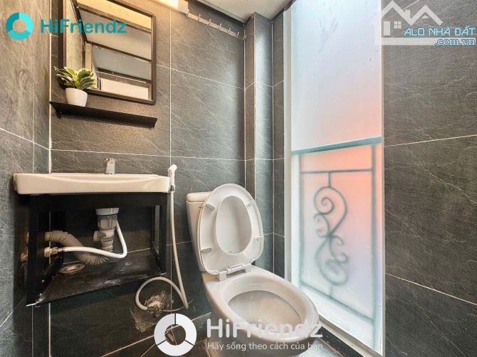 Bán nhà hẻm Quận 3 - Ngang 5,6m - 5 tầng - Đang có thu nhập 50 triệu/th, giá 9,3 tỷ - 5
