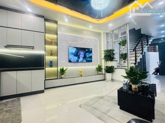 Bân nhà trung tâm quận  Ba Đình gần phố nhà đẹp chỉ cần xách va li về ở. - 5
