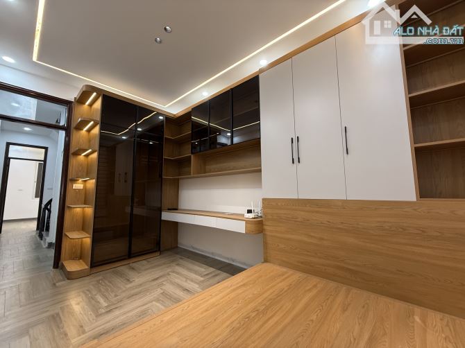 Bán nhà giải phóng thanh xuân ngõ xe lead quay đầu DT 35m2 x 5 tầng giá 6 tỷ 6 - 5