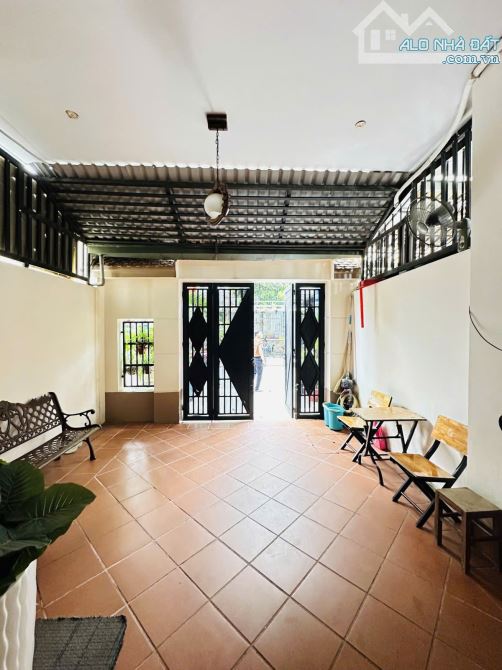 Nhà Siêu đẹp - Khu vip Giam 200 tr - Tháng 5 - Nhà Mặt tiền 4T 4.2x20 giá chỉ 119 tr/m - 5