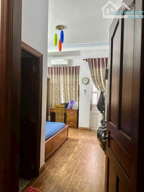KHU VIP BÀU CÁT - HXH NHỰA THÔNG - (4x17)A4 - 4 TẦNG - SÂN THƯỢNG - NHỈNH 9 TỎI - 5
