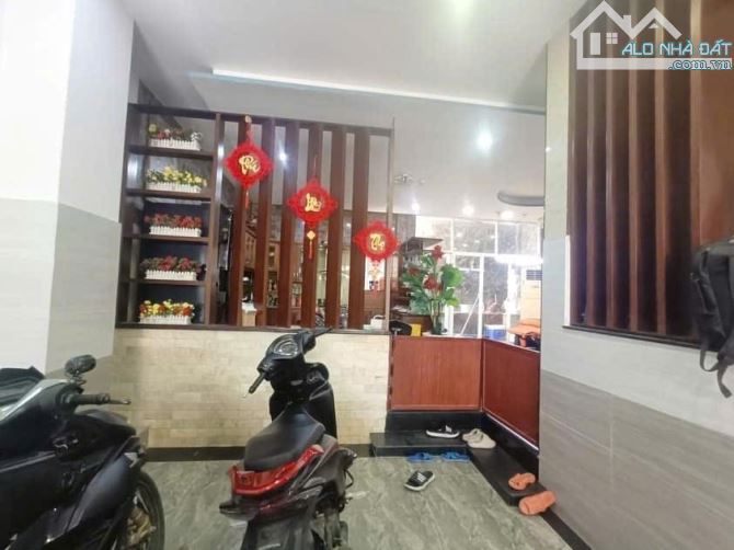 NGỘP BANK BIỆT THỰ mặt tiền gần cầu Phú Mỹ Ngang gần 8m Gấp bán - 5