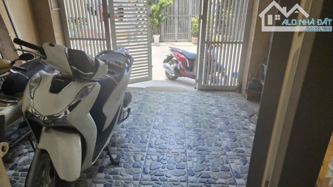 Nhà 4 tầng MẶT TIỀN KINH DOANH, tặng lại nội thất cao cấp,đường THẠNH LỘC 29,phường THẠNH - 5
