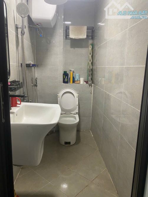 KHƯƠNG TRUNG - NGÃ TƯ SỞ - 37m2 - 5 TẦNG - MT 4.1 - LÔ GÓC - 2 THOÁNG - NHÀ ĐẸP Ở NGAY - 5