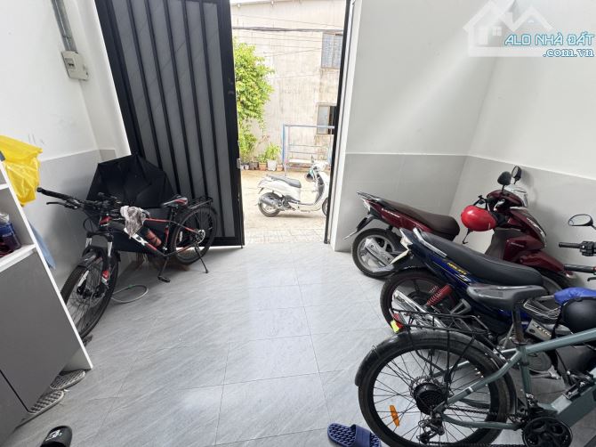 NHÀ MỚI ĐẸP - CHỈ VIỆC XÁCH VALI VỀ Ở - GIÁ CHỈ 5.5 TỶ - TẶNG FULL NỘI THẤT CAO CẤP - 5