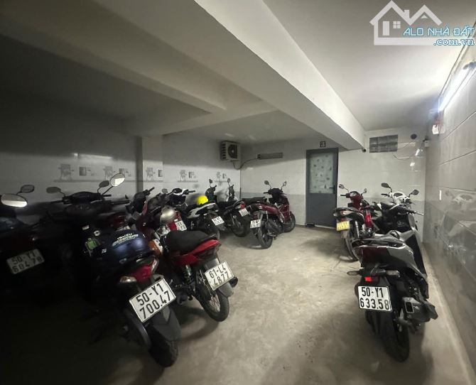 GẤP BÁN- CHDV TRUNG MỸ TÂY - 2 MẶT TIỀN HẺM XE TẢI THÔNG - 16 PHÒNG - DÒNG TIỀN 30TR/THÁNG - 5