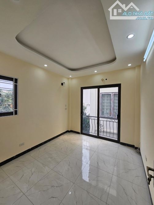 NGỌC LÂM- LONG BIÊN- NHÀ 37m2 x  5 tầng - MT 3,5m. -20m RA ĐƯỜNG OTO TRÁNH -.❤️6,5 tỷ - 6