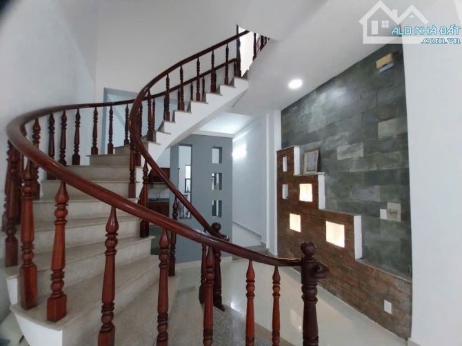 Nhà 3 tầng đường TÂN THỚI NHẤT 01, phường TÂN THỚI NHẤT, Q12, dt 91,4m2 (4mx22,9m). 6,6Tỷ - 6