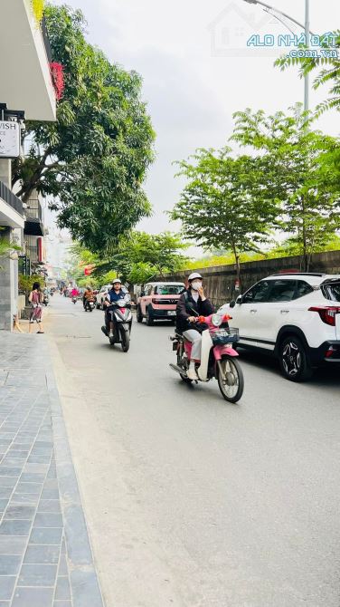 Bán Biệt thự  Mặt phố Nghi Tàm Tây Hồ. Diện tích 140m. Giá 75 tỷ - 6