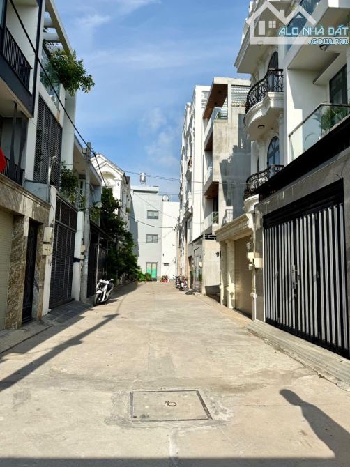 NHÀ PHỐ HIỆN ĐẠI 4 TẦNG ĐẸP MÊ LY - NỘI THẤT CAO CẤP - KHU VIP P.CÁT LÁI THỦ ĐỨC - 80M2 - 6