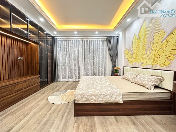 Bán nhà Trung Kính, trung tâm Cầu Giấy, nhà đẹp, ngõ to: 35m2, 5 tầng, mặt tiền 4.5m, 8 tỷ - 6