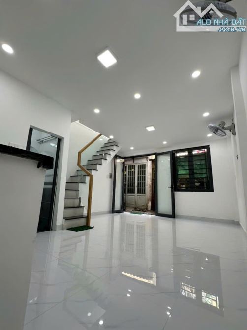 NGUYỄN THÁI SƠN SÁT EMART, GẦN ĐH VĂN LANG - DTSD 50M2 - 1T1L 2PN NHÀ MƠI Ở NGAY - Chỉ 2.X - 6