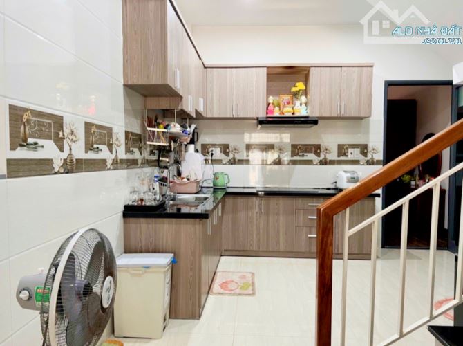 Bán nhà 2 tầng Lưu Trọng Lư -70m2, 6tỷ700tr -nhà 2 tầng đẹp gần sông, trung tâm Hải Châu - 6