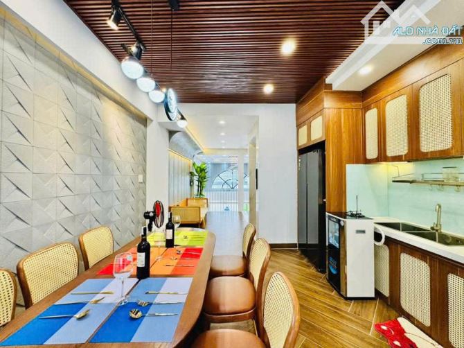 Bán nhà hẻm 6m đường Phạm Văn Chiêu, P.9, 4 x 15, 5 lầu, có thang máy  giá 9.8 tỷ tl - 6