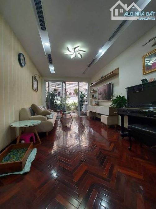 BÁN NHÀ MẶT NGÕ 390 NGUYỄN VĂN CỪ LONG BIÊN VỈA HÈ Ô TÔ TRÁNH KINH DOANH CÁC LOẠI  25 TỶ - 4
