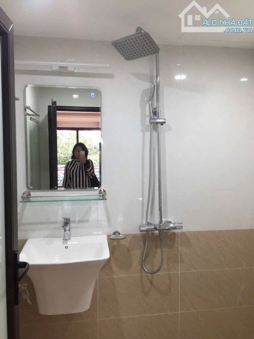 Bán nhà mặt hồ Hương Viên 75m2, 5T thang máy, mới đẹp, siêu hiếm. Giá 28.8 tỷ sổ đỏ đẹp