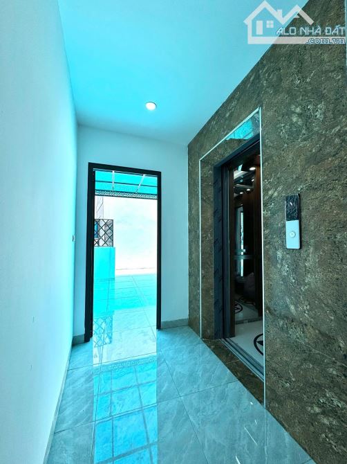 ô tô đỗ cổng, thang máy, ngõ thông gần hồ, nhà mới tinh, DT 39M2, MT 4M, 6,7tỷ - 6