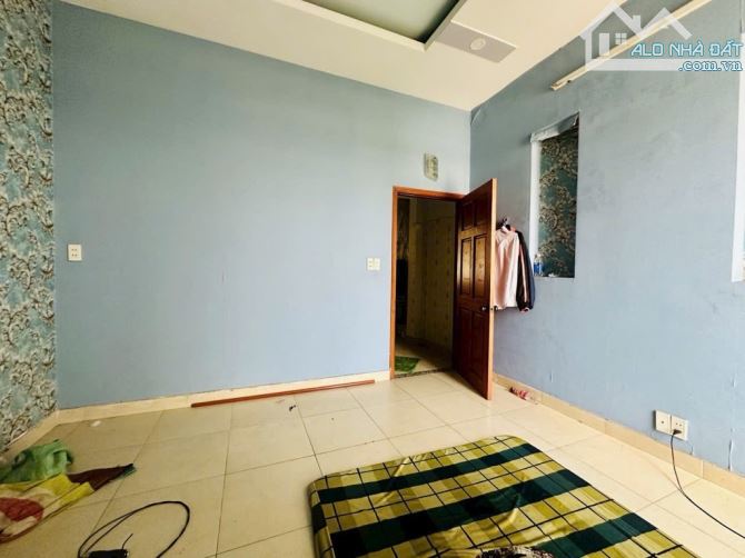 TRUNG TÂM BÌNH TÂN – XE HƠI NGỦ TRONG NHÀ – NHÀ ĐẸP 3 TẦNG -64M2 +  Chỉ 10m ra mặt tiền Hư - 6