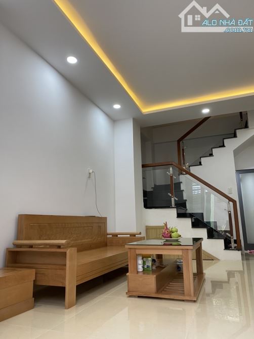 BÁN NHÀ 3,5 TẦNG, RẤT ĐẸP, KHU PHỐ TÂY, HẺM HÙNG VƯƠNG, GIÁ 5,5 TỶ. CC13.5 - 6