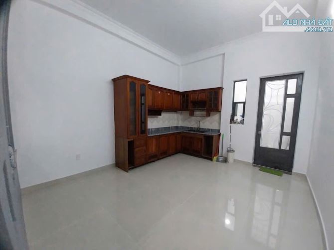 Nhà 3 tầng đường TÂN THỚI NHẤT 01, phường TÂN THỚI NHẤT, Q12, dt 91,4m2 (4mx22,9m). 6,6Tỷ - 7