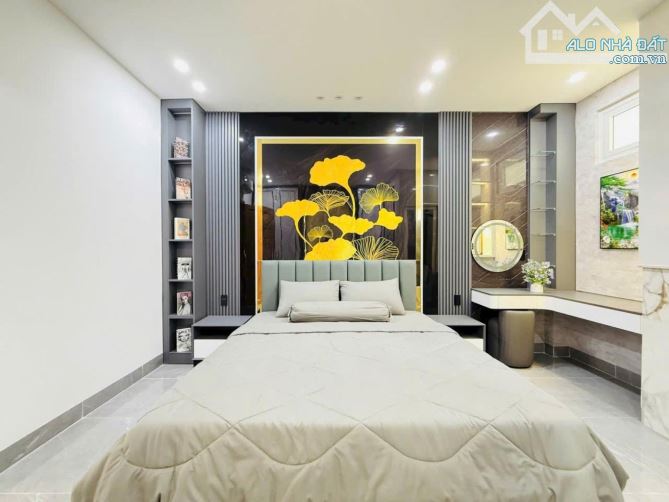 Mặt tiền đường số 9 P.9 GV - 8 tầng 96m2 - Full nội thất , thang máy - 7