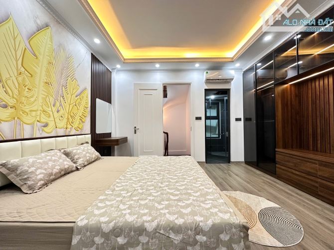 Bán nhà Trung Kính, trung tâm Cầu Giấy, nhà đẹp, ngõ to: 35m2, 5 tầng, mặt tiền 4.5m, 8 tỷ - 7