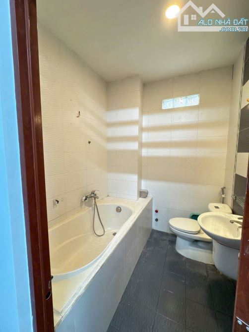 SUÊU PHẨM 🏡 ĐẸP 3TẦNG - NGAY LÂM THỊ HỐ - SÁT B HIỆP THÀNH CITY-VỊ TRÍ VÀNG - HTẢI THÔNG - 7