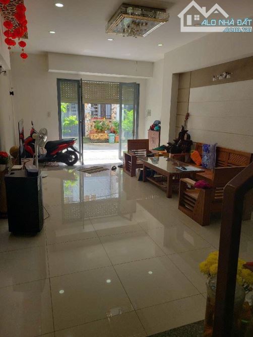 🔥🔥Nhà 4 Tầng đường HÀ HUY GIÁP phường THẠNH LỘC ,Q12, dt 104m2(4.5mx21m) Hẻm 12m💵9,3tỷ - 8