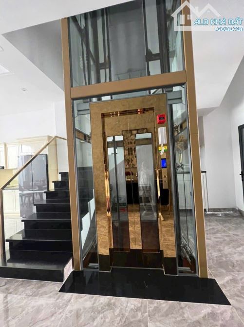 NHÀ MẶT TIỀN NGÔ QUYỀN 1 TRỆT 3 LẦU CÓ THANG MÁY - 9
