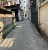 Cần bán gấp lô đất 60m2 tại ngõ 83 Phúc Lợi, ngõ rộng 2,7m ô tô nhỏ vào được, khổ đẹp.
