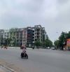 BÁN ĐẤT MẶT PHỐ HỒNG TIẾN TẶNG NHÀ CŨ 150M-2TẦNG-9MT.65 TỶ VỊ TRÍ KIM CƯƠNG XÂY TÒA ĐỈNH
