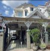 Tầm hơn 9ty mà tìm được một căn villa nghỉ dưỡng xây kiên cố thì rất khó