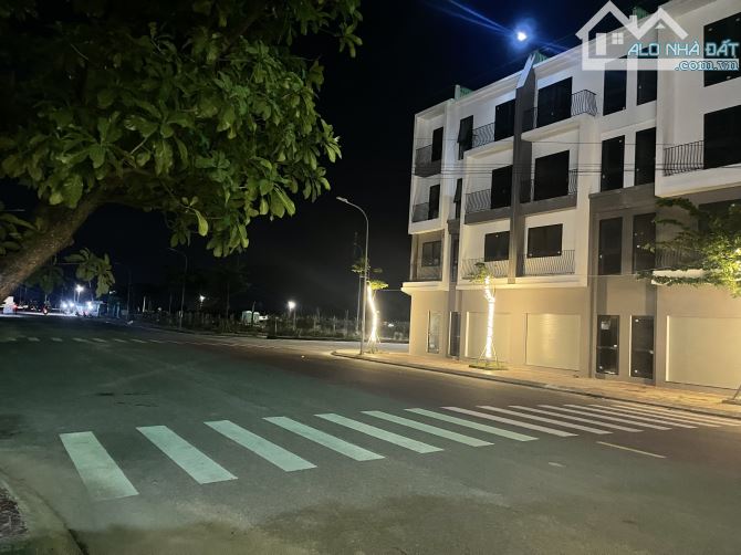 BÁN LÔ ĐẤT MẶT TIỀN ĐƯỜNG D1 – VIEW CHUNG CƯ IEC – KĐT MỚI LONG VÂN - DT 93m2