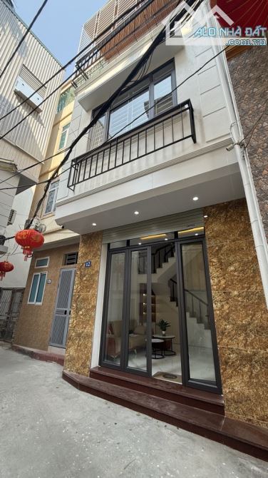 BÁN NHÀ ĐẸP NGÕ 373 NGỌC HỒI 40M, Ô TÔ ĐỖ CỬA, SÁT CHỢ, SẦM UẤT HƠN 6,9 TỶ.