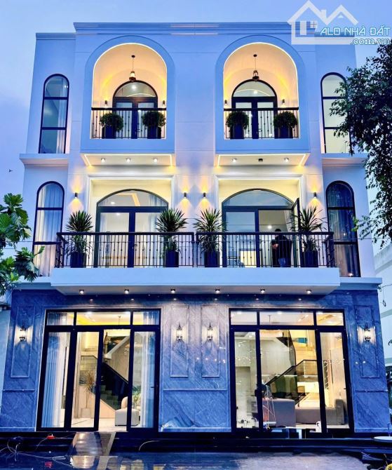 Bán Gấp Nhà Đẹp 2 Tỷ 500 – 4PN, 240m² – Hẻm Ô Tô – Gần Trung Tâm Thủ Dầu Một