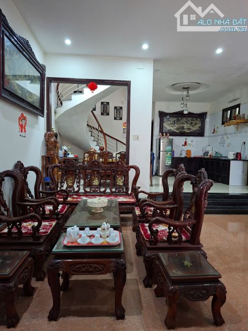 🎑🎑CHO THUÊ NHÀ 3 TẦNG KIỆT XE TẢI: NÚI THÀNH - HÒA CƯỜNG - HẢI CHÂU - CÓ SÂN Ô TÔ