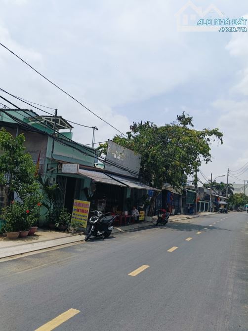 BÁN GẤP NHÀ MẶT TIỀN KINH DOANH ĐÔNG THẠNH HÓC MÔN GIÁP Q12 DÒNG TIỀN ỔN ĐỊNH.