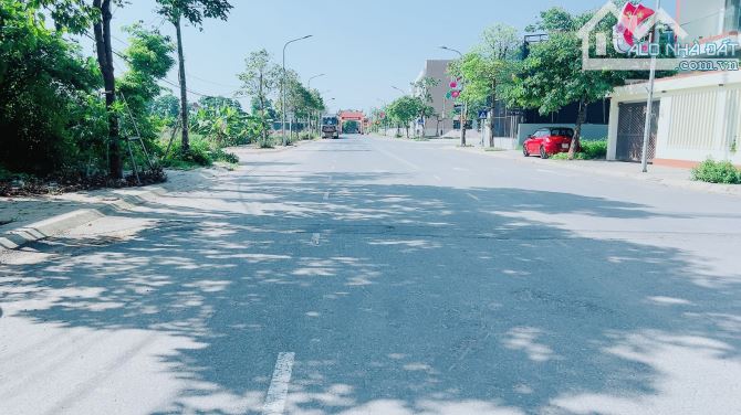 CẦN BÁNn GẤP HOA HẬU ĐƯỜNG THÔNG Ô TÔ 16 CHỖ NGỦ TRONG ĐẤT 105 NGUYÊN KHÊ ZÁ RẺ