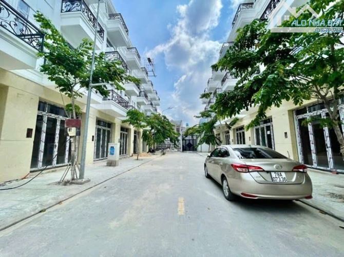 Nhà 4 tầng khu phố liền kề đường THẠNH LỘC 26 phường THẠNH LỘC Q12,dt 50,8m²(4mx13m)💰 5,2