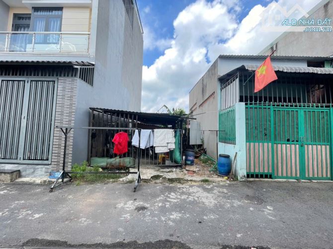 Đất gần chợ Phú An, đường ô tô thông, sổ riêng, xây tự do, 2368 Thuận An Bình Dương